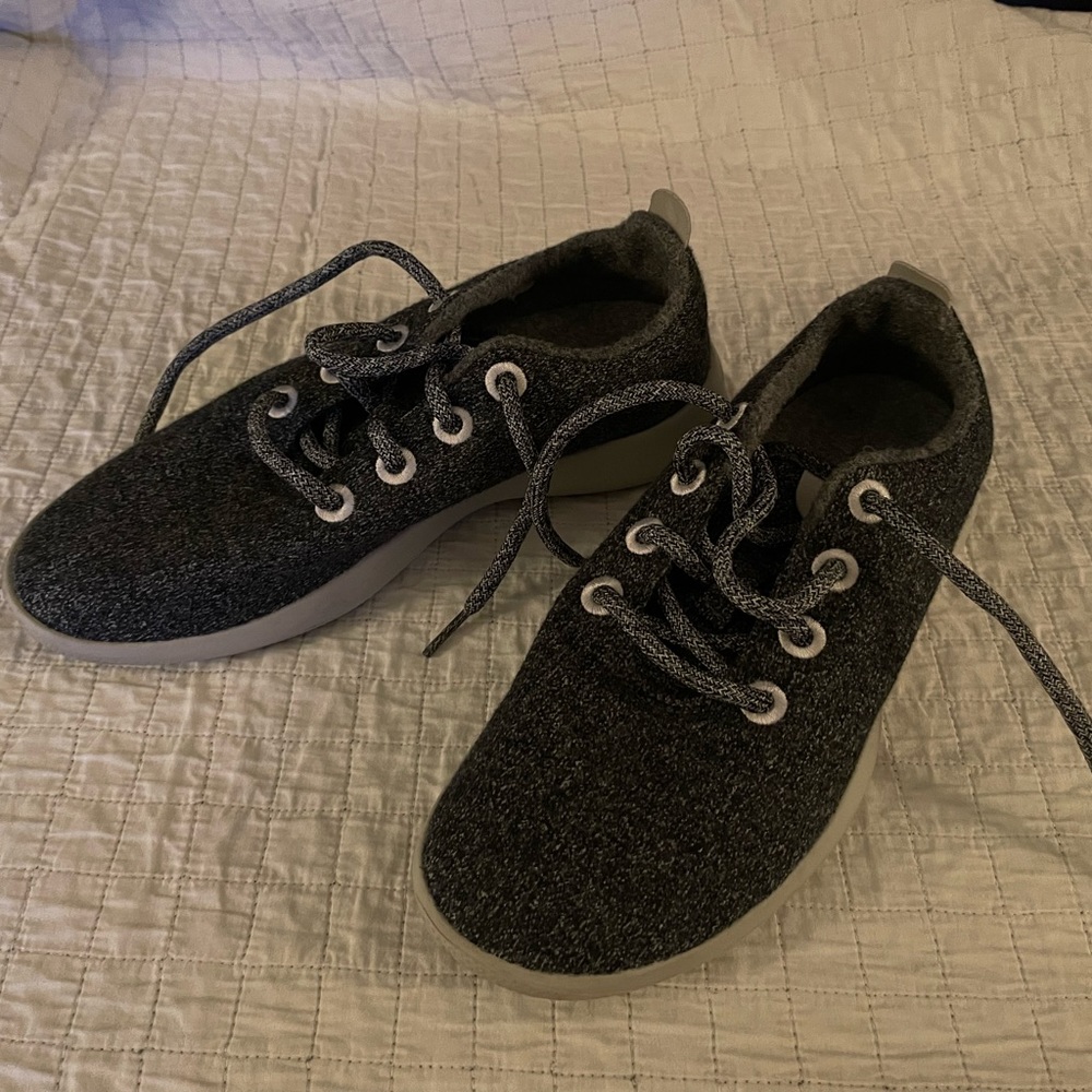 Women’s charcoal gray AllBirds wool sneakers size 8